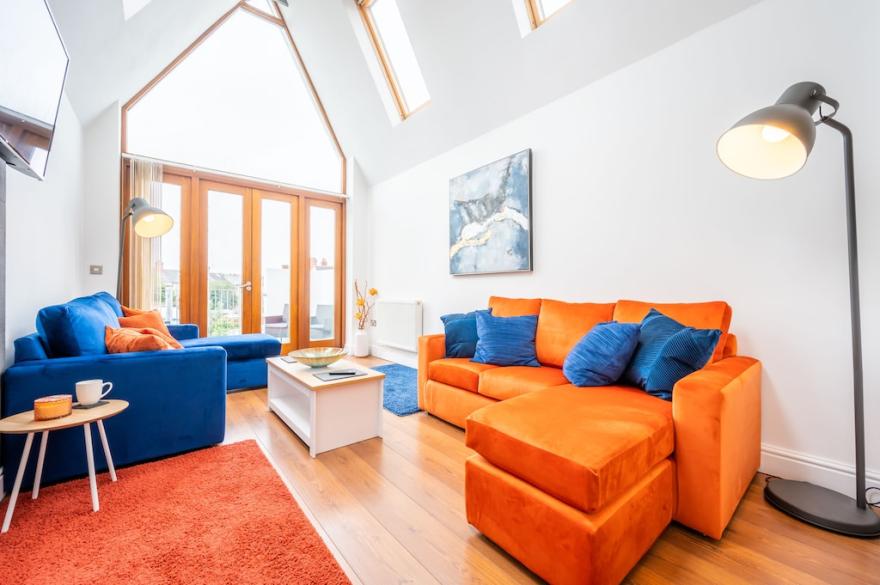 Station Lofts, by Tŷ SA Apartments in Cardiff sleeping 6