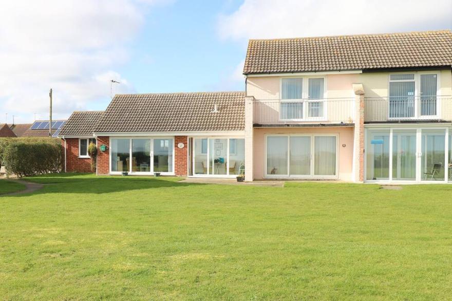 Sea View, Pet Friendly, Country Holiday Cottage … Cottages in Suffolk sleeping 6