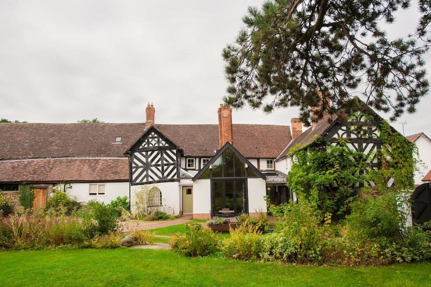 The Throne Weobley, Luxury Grade 2*listed House … Cottages in