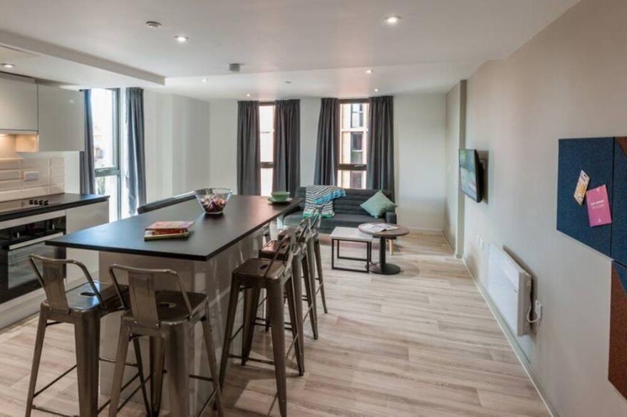 STUDENT ONLY Fantastic room in Coventry's popular area Apartments in