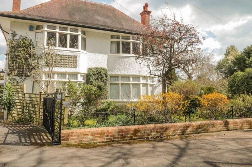 WEST RIDGE, character holiday cottage, with a garden in