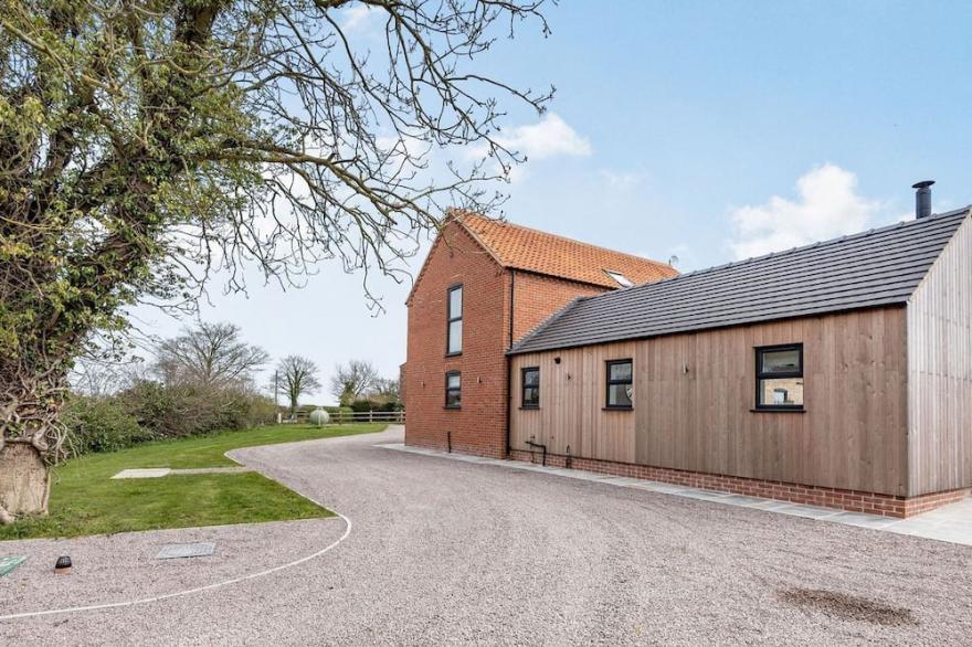 5 Bedroom in Willoughby, near Alford Cottages in