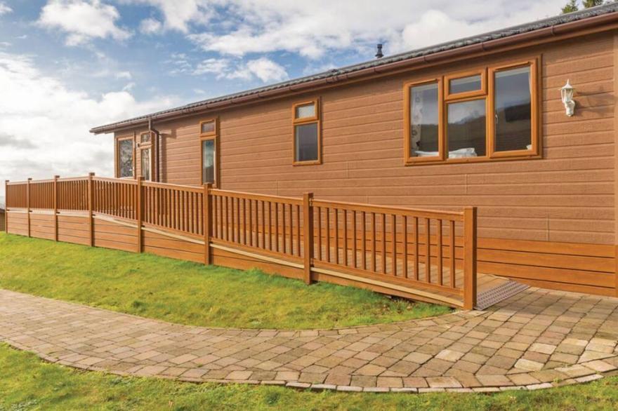 2 bedroom in Cheddar, Somerset Log Cabins to Rent in South West of England