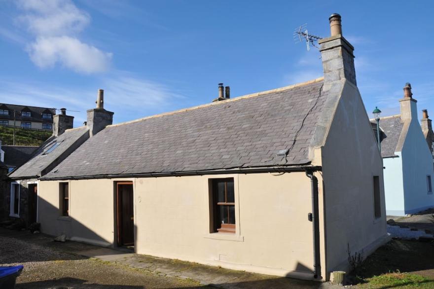Dram Cottage, Sandend Village near Portsoy, Banffshire Cottages in Aberdeenshire sleeping 2