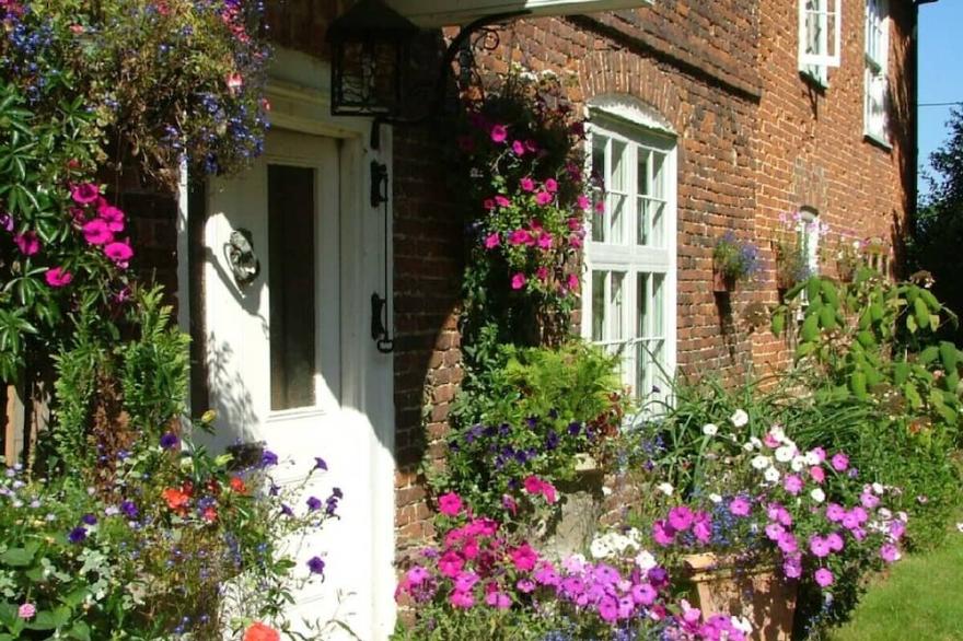 Molland Manor House 10 bed 9 bathroom 16 WC ‘s Some outside Cottages