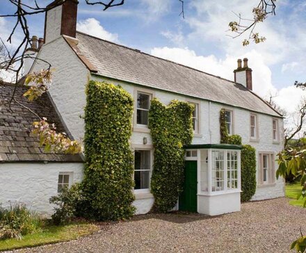 Farmhouse, Kirkcudbrightshire Log Cabins to Rent in Scotland