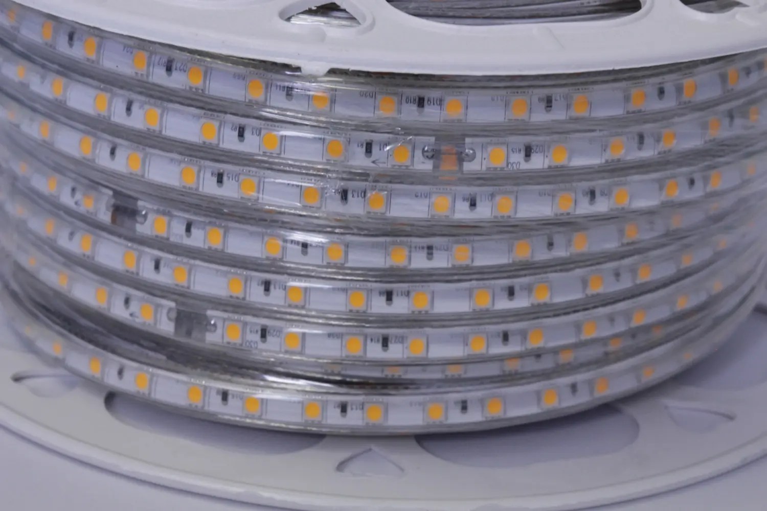 CE RoHS ETL Certifed High Voltage AC220V240V Single Color Led Strip