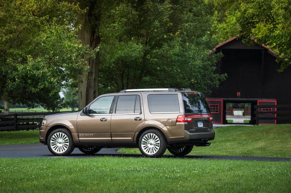 Lincoln Navigator U326 (2007present) Review, Problems, Specs
