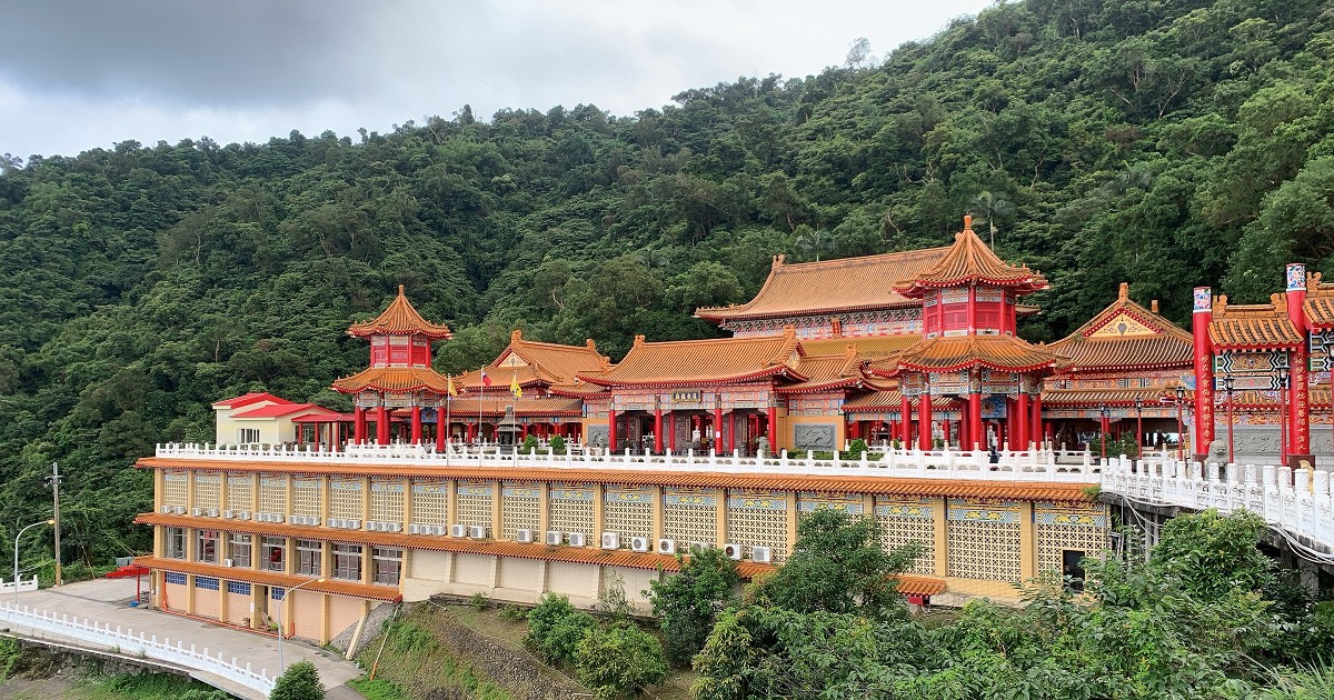 道教總廟三清宮｜道教的總廟，也是靈山的寶地！風景不錯， 俯瞰梅花湖 ，視野非常好。