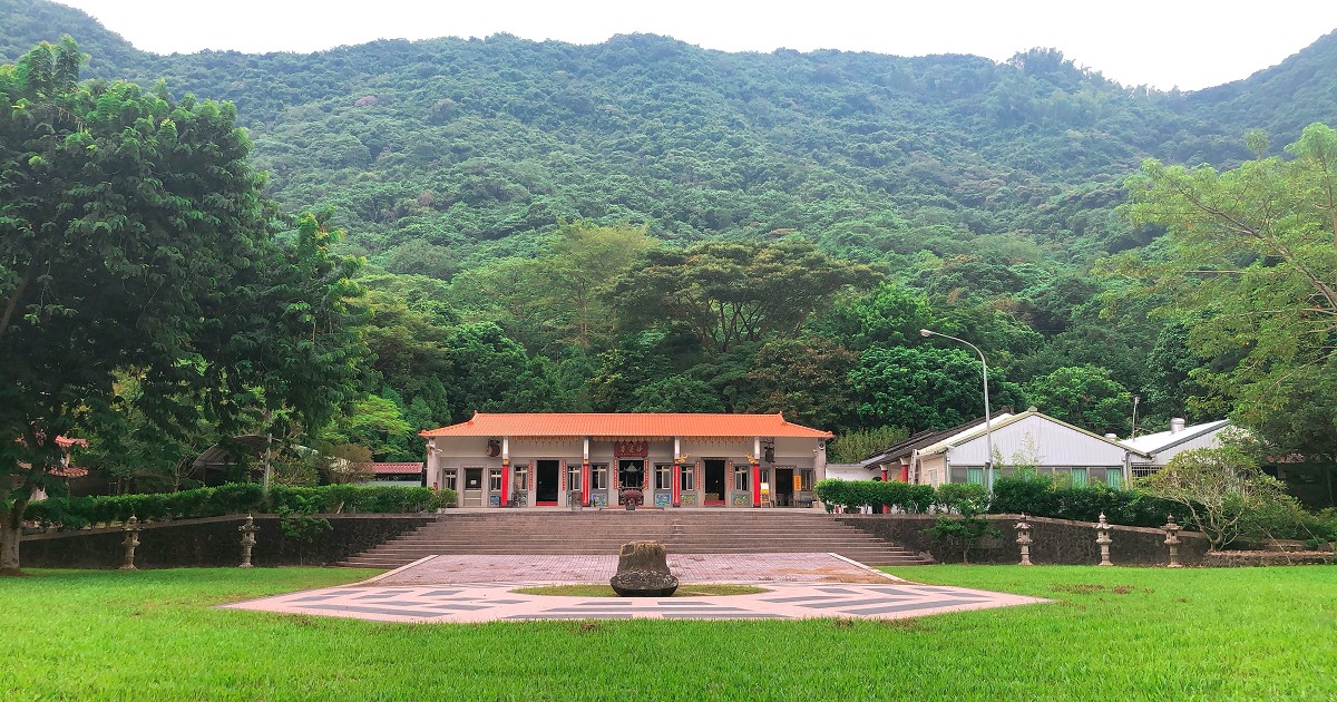 妙蓮寺｜一間在深山裡的小道觀，是一間非常適合全家一起出遊拜拜祈福的好聖地寺廟廟宇！