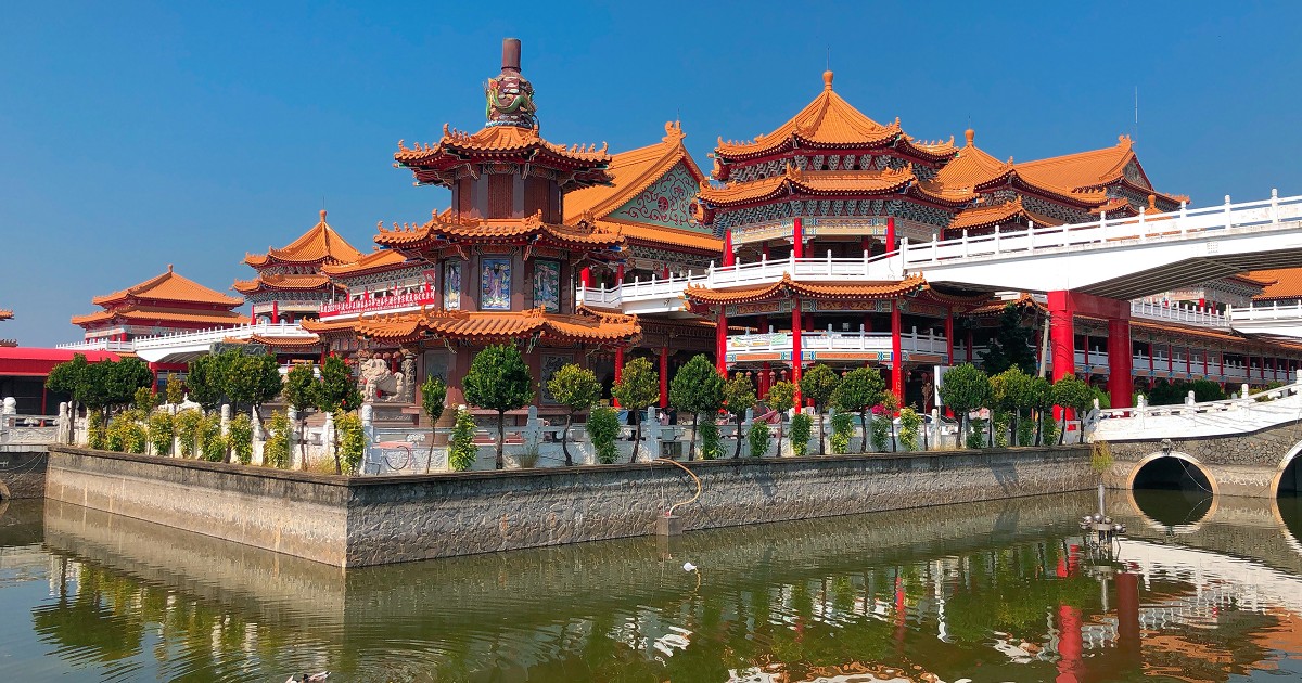 正統鹿耳門聖母廟｜每年元宵節施放煙火，已成為台南一大特色活動媽祖廟。