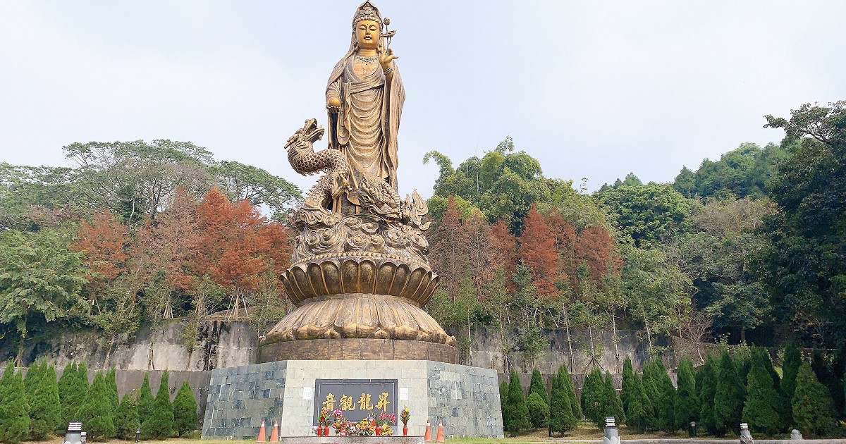 半天岩紫雲寺｜昇龍觀音眺望嘉義市區，全台目前最長80公尺的溜滑梯讓小孩放電的好地方！