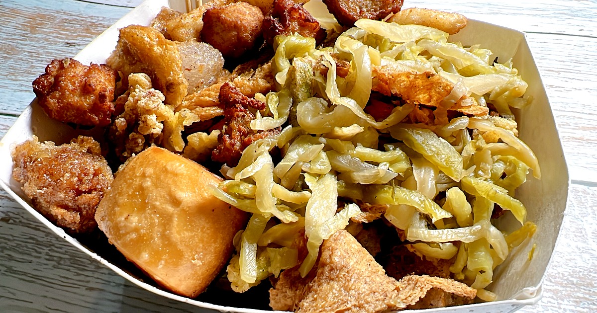 台南素食炸物｜小蓮素食鹽酥雞G，提供素食創新手作炸物，各式炸鮮蔬等，清香天然食材，滿口香酥爽脆，吮指回味不膩 。