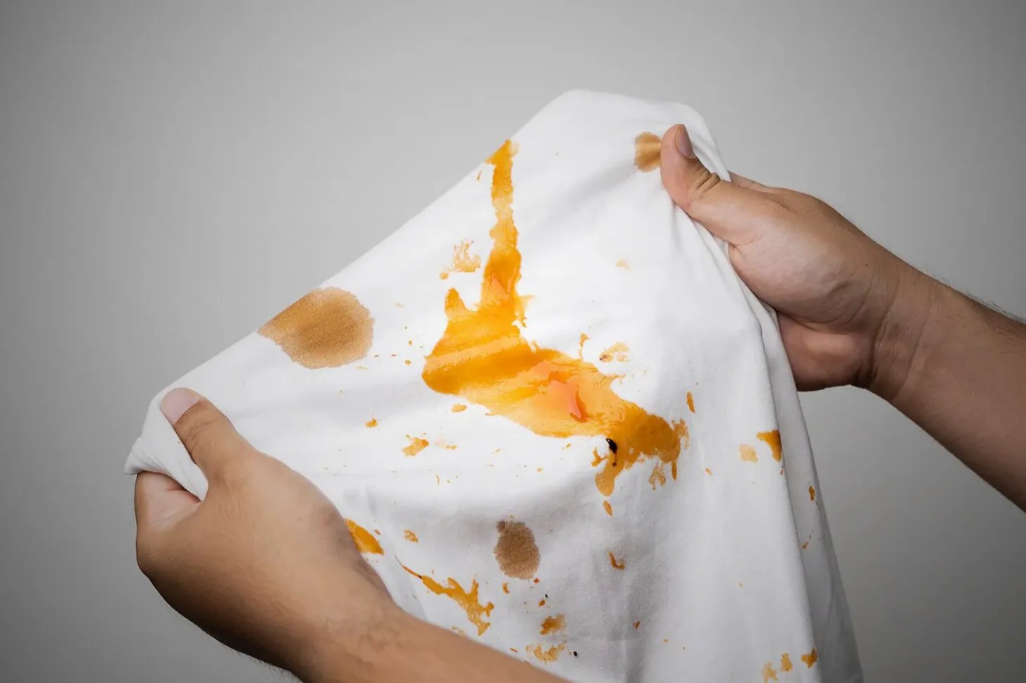 How to remove stains on clothes