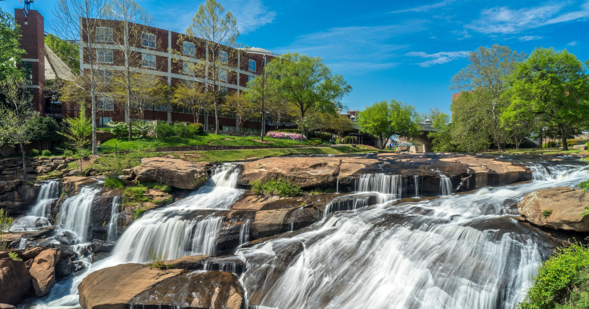 Cheap flights from Montreal to GreenvilleSpartanburg, South Carolina