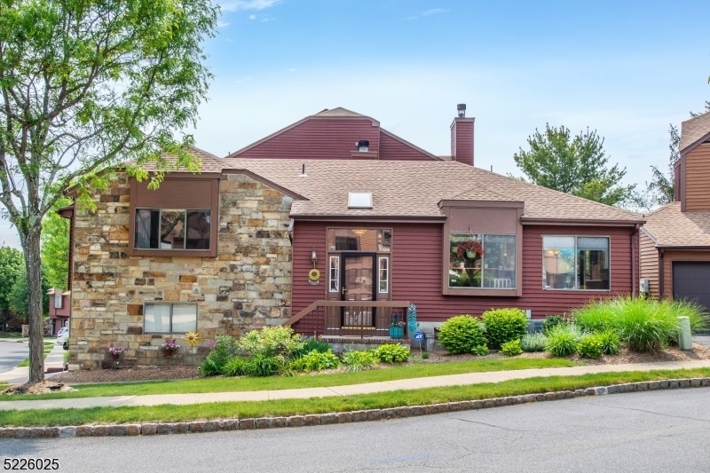 Townsquare Village Townhome Listings for Sale in Rockaway NJ