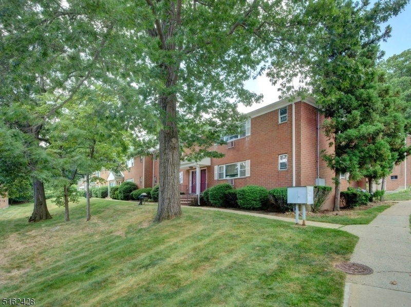 Mountain Club Condo Listings for Sale in Parsippany NJ