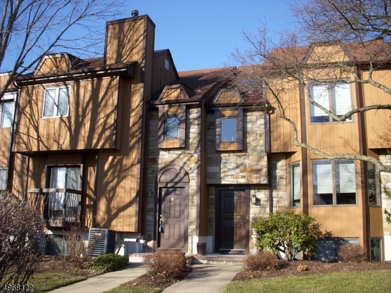 Hastings Square in Washington Township NJ Morris County Townhomes and Condos For Sale Realtors