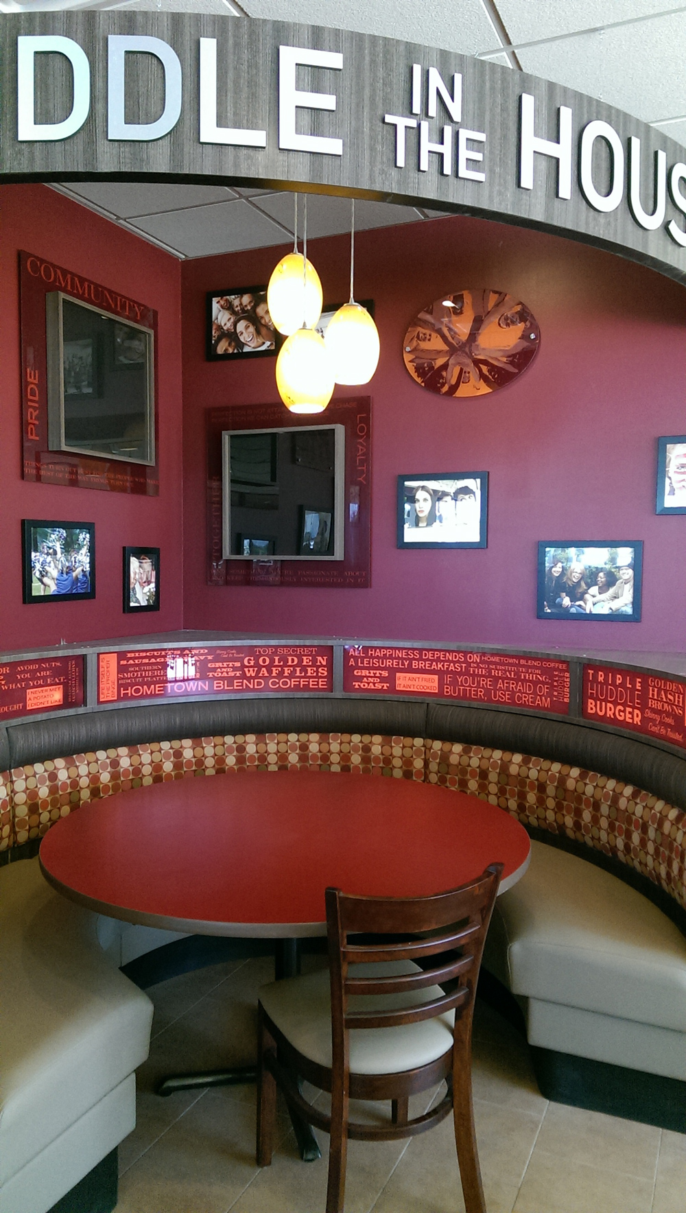 Huddle House Soars As A Smalltown Brand And Top Franchise