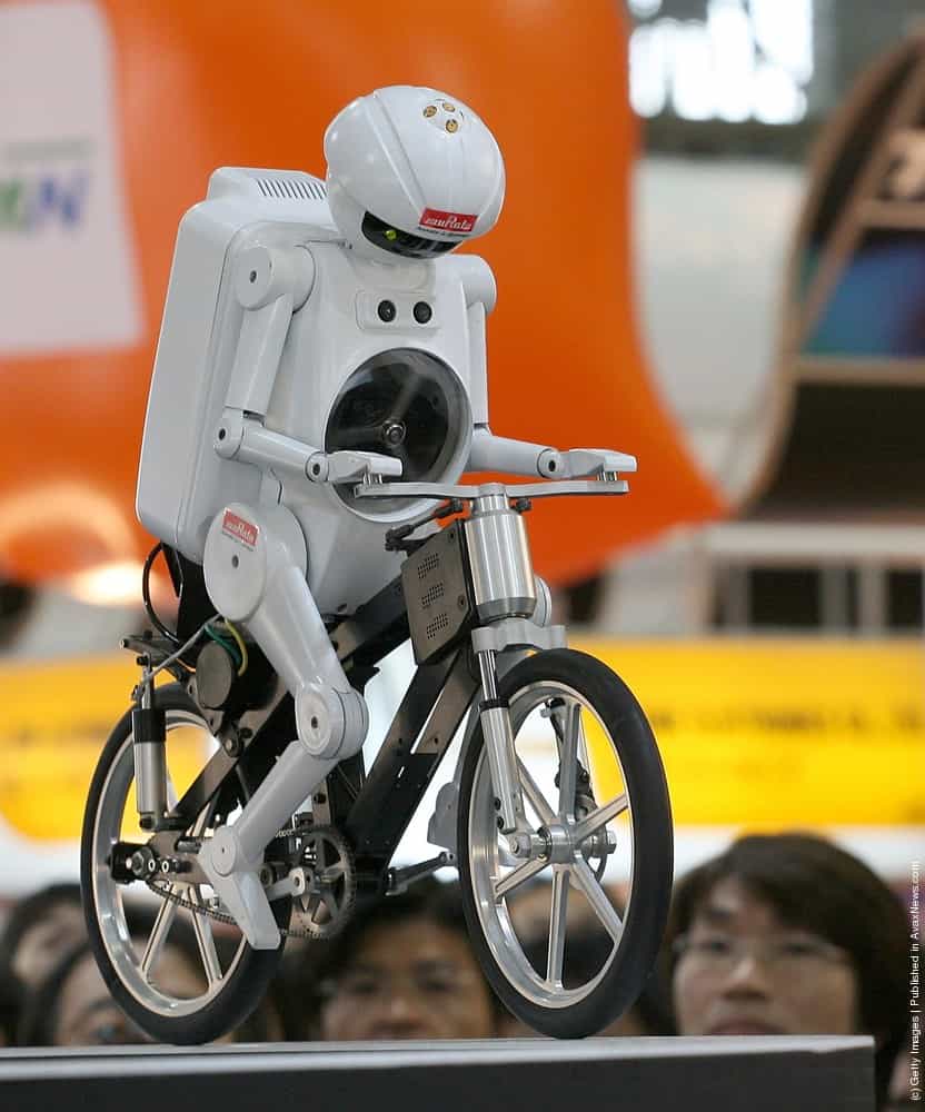 MuRata Boy Self Balancing Bicycle Riding Robot » GagDaily News