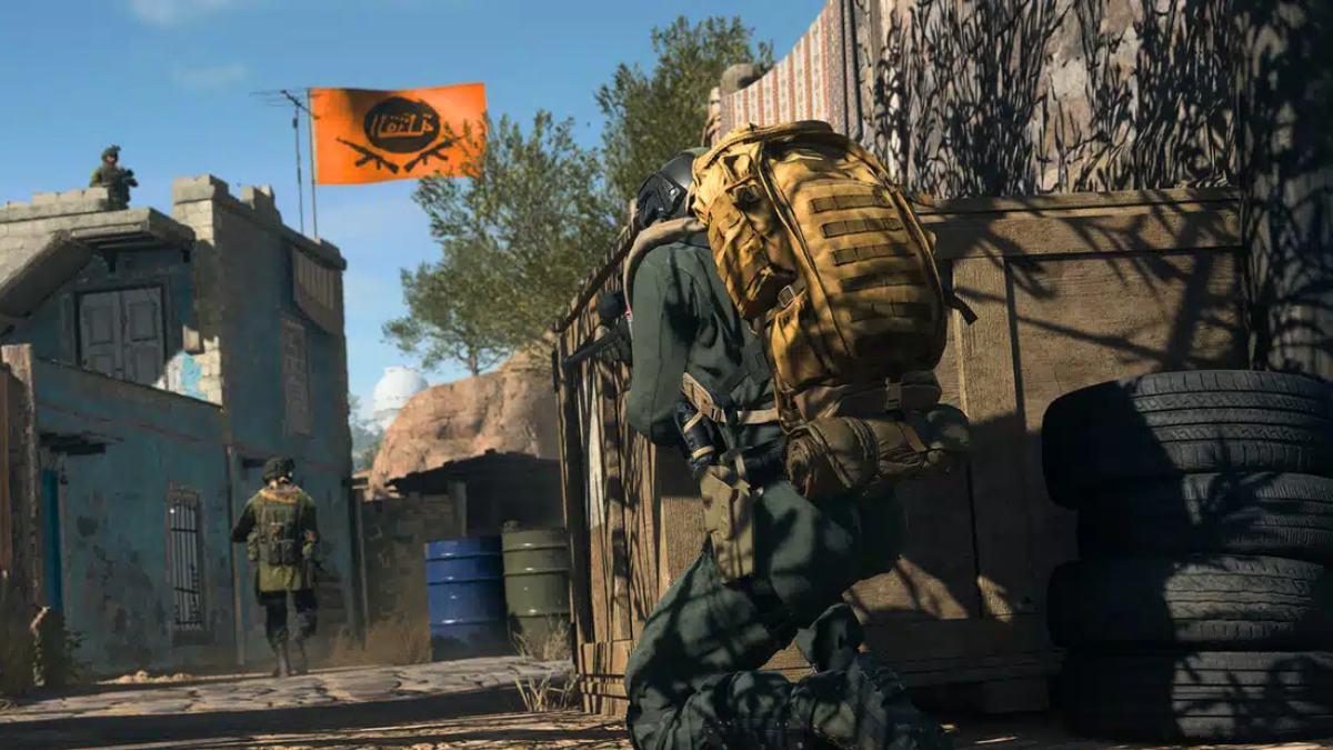 Warzone 2 DMZ Secure & Scavenger Backpacks Explained What are they
