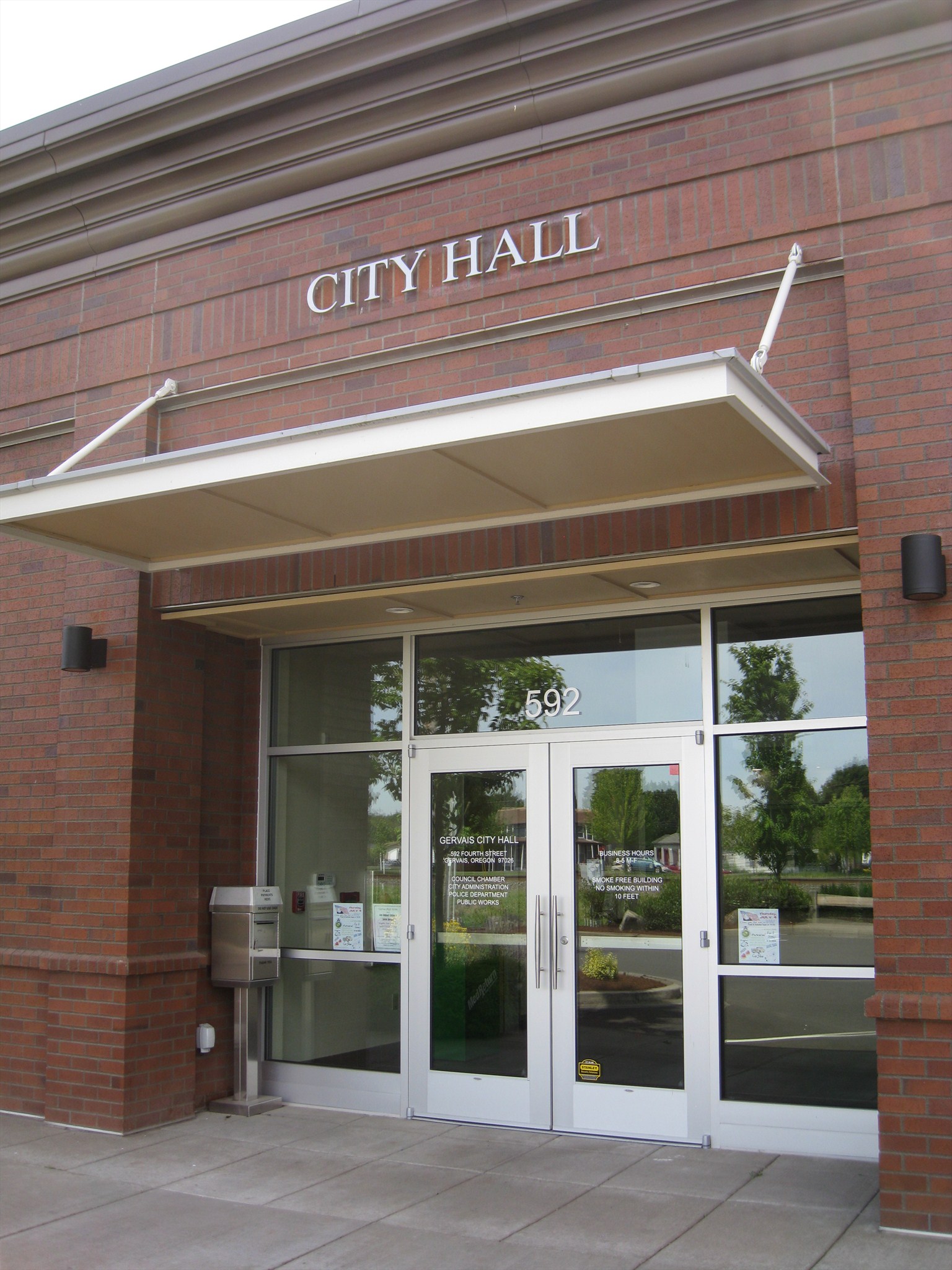 Gervais, Oregon City and Town Halls on