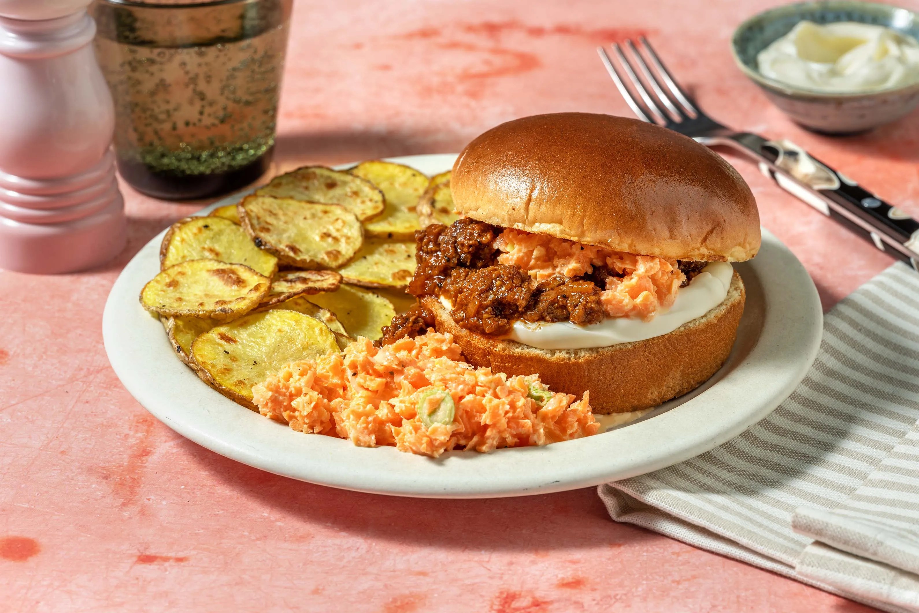 Sloppy Joe! Burger mit Rinderhackfleischsoße Rezept HelloFresh