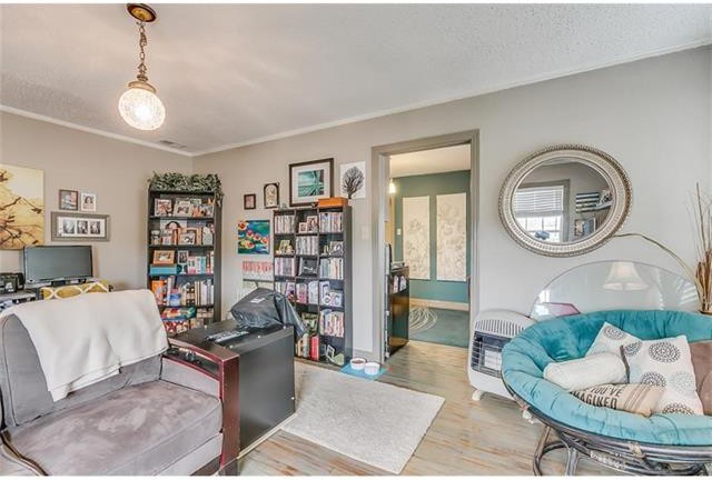 What does 1,000 rent you in North Oak Cliff, today?