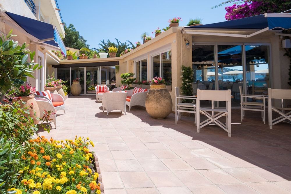 Grand Hotel Moriaz i Le Lavandou Boka de bästa erbjudandena!