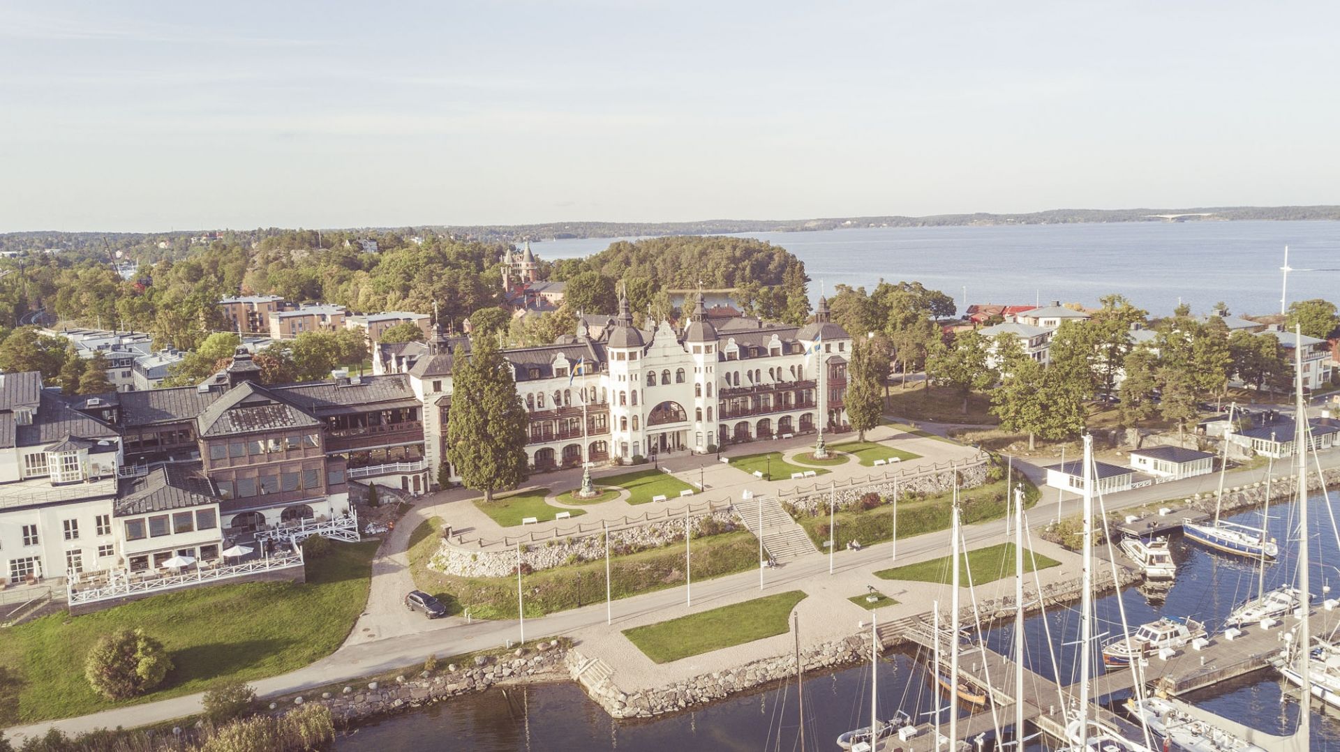 Grand Hotel Saltsjöbaden i Saltsjöbaden Boka de bästa erbjudandena!