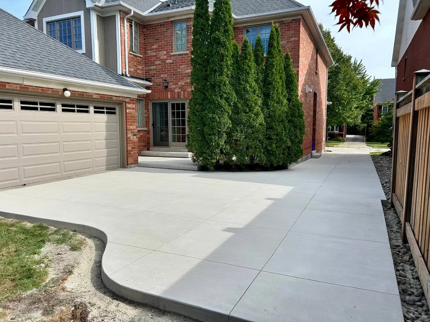 12 Stunning Driveway Border Ideas for Every Home Style Dwellect