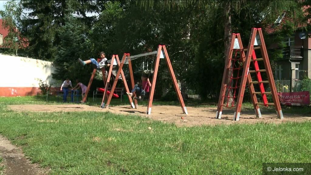 Nowy plac zabaw w Jeleniej Górze - Jelonka.com