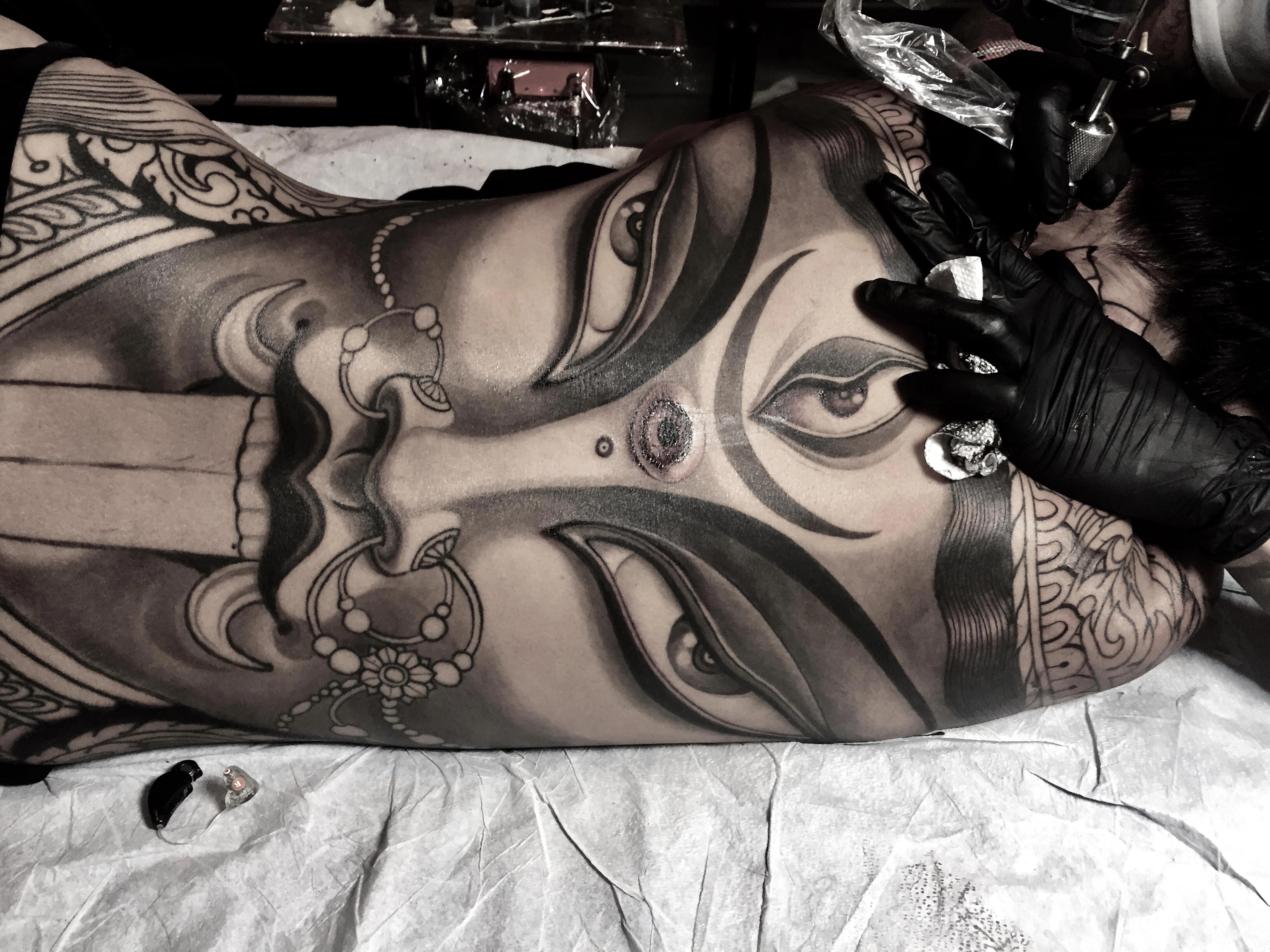 Anderson Luna Is Here To Make Tattooing Accessible To Other People Of Color | Huffpost Life 6800_x_9067_jpg