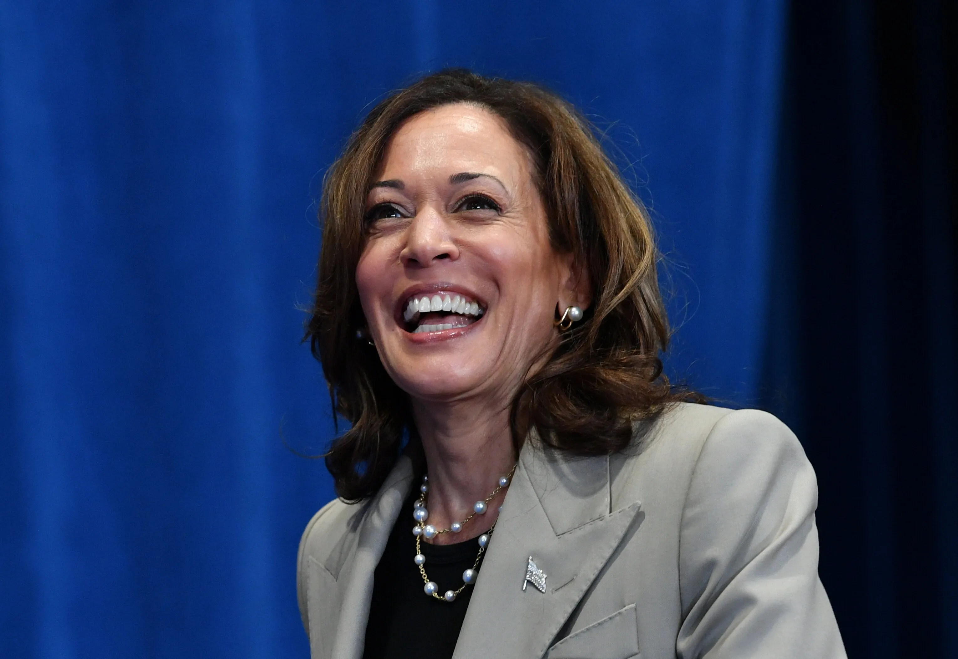 Kamala Harris Pays Tribute to Biden’s Legacy in First Speech Following President’s Resignation