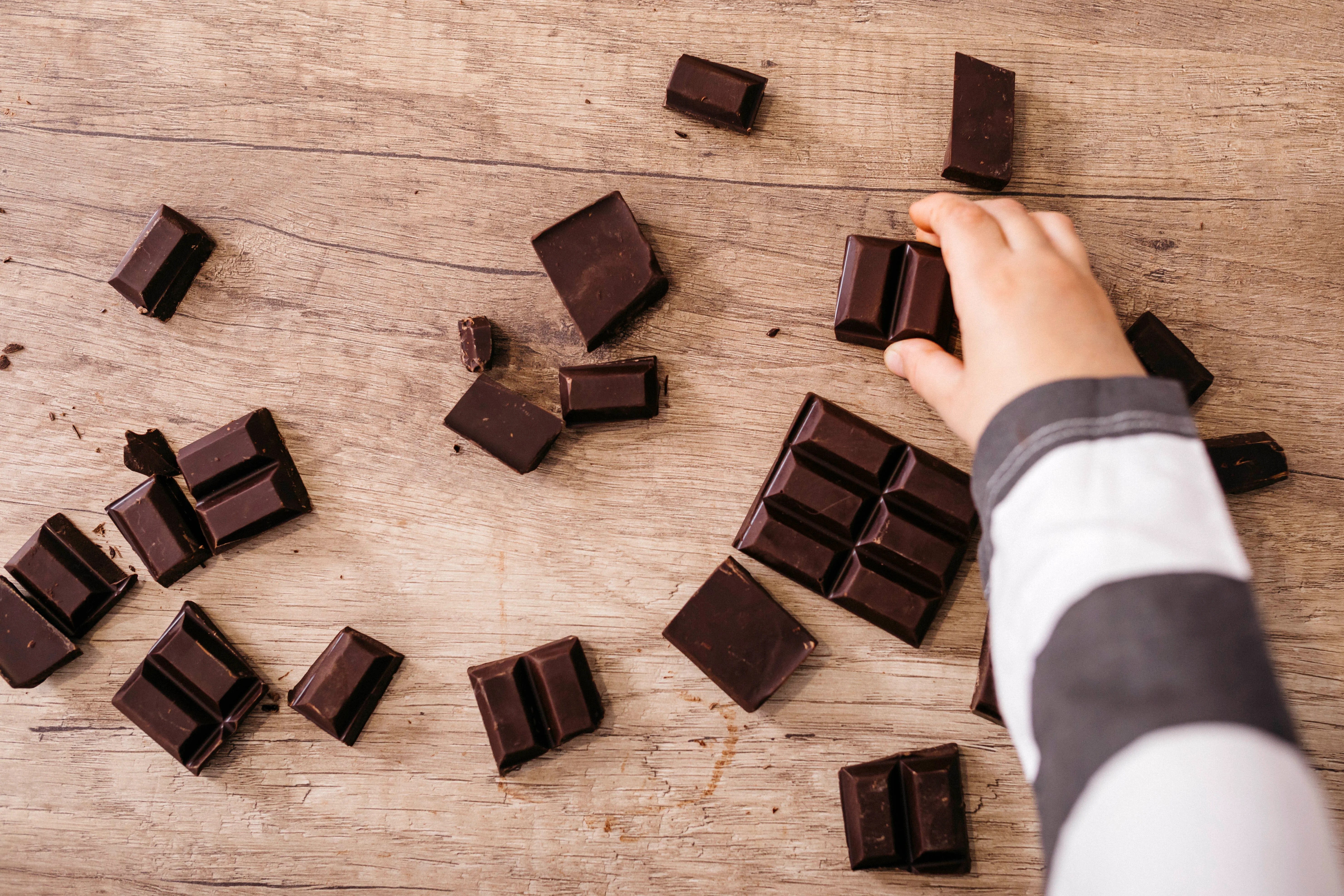 Before You Give Kids Dark Chocolate, Doctors Want You To Know A Few Things