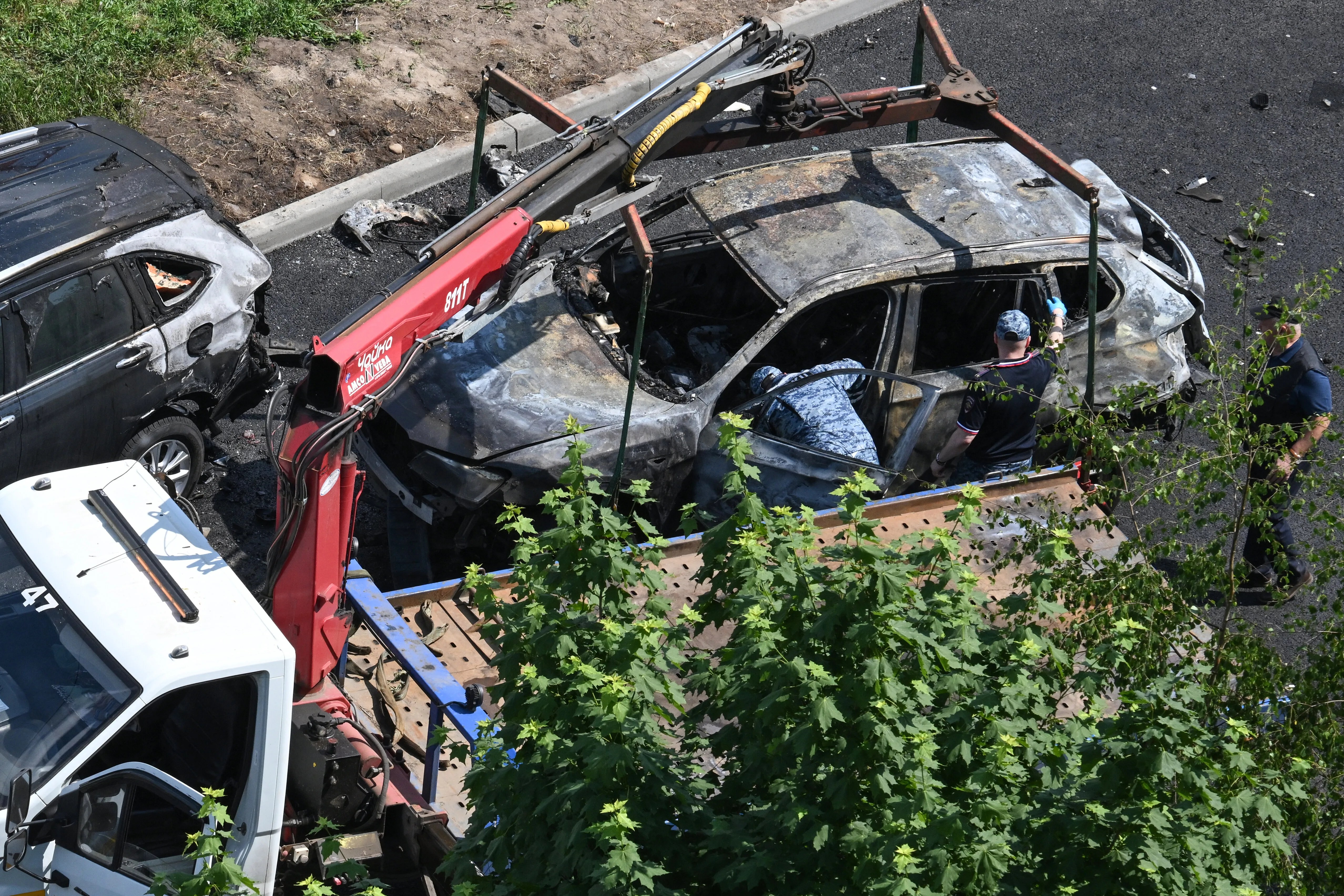 Russia Probes Two Car Bombs In Moscow
