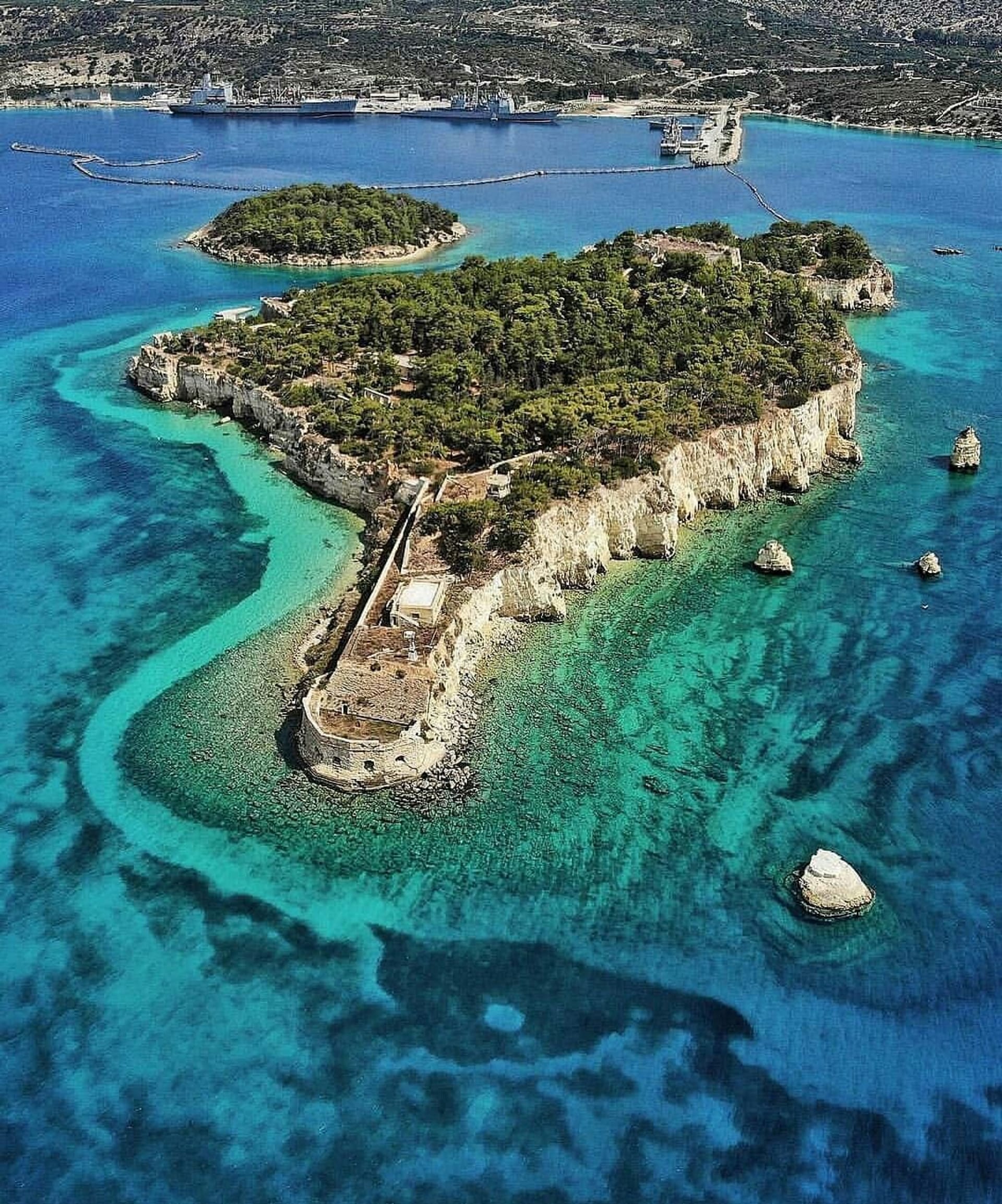 Full day cruise to the Bay and beaches of Souda Greca.co