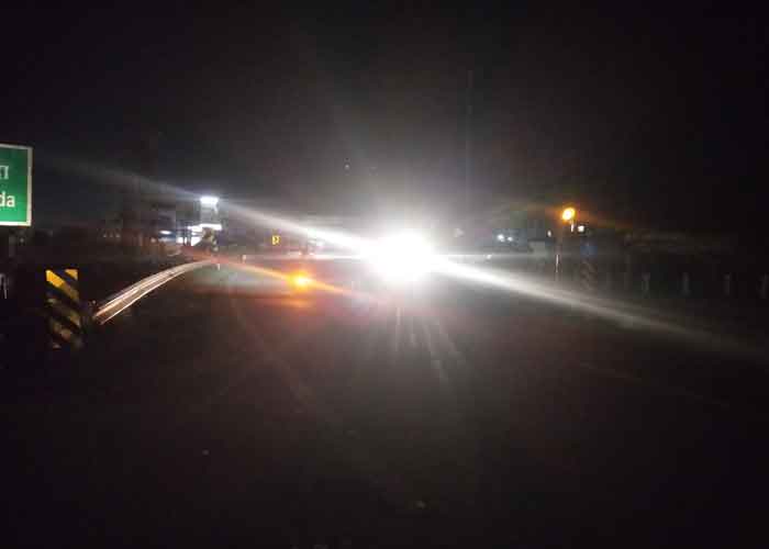 Half Of City In Dark Due To Street Light Problem In Samrt City Dehradun