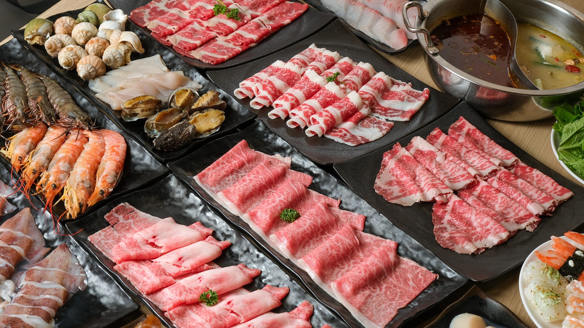 饗麻饗辣(高雄夢時代店)獨家放大絕！988就能爽吃和牛吃到飽，加碼再直上熊本和王絕對讓你吃回本！