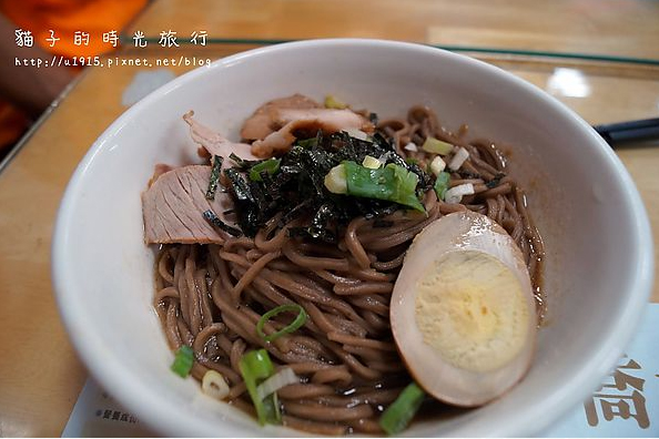 旗山的朋友和阿雄推薦這家”益銘號”……