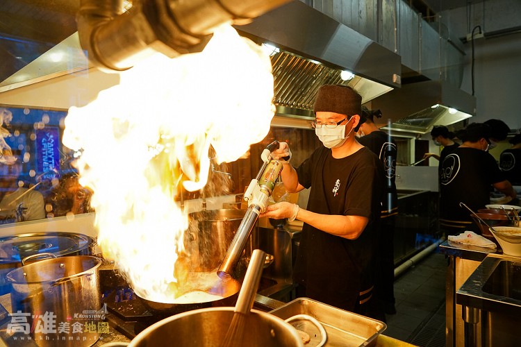 【左營區】札幌炎神拉麵 高雄安吉店