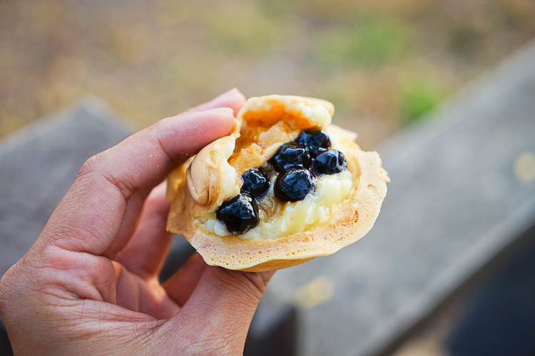 【三民區】有著奶油珍珠與起司香腸跳tone口味的脆皮紅豆餅
