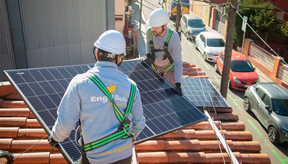Engel Solar comienza a comercializar energía e incorpora la batería