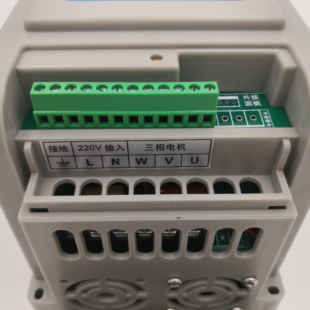 Buy VFD 1.5KW/2.2KW/4KW Inverter XSYAT1 Frequency Converter Single