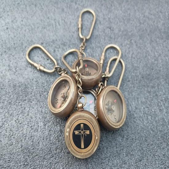 Satın alın 5 Pieces Nautical Gift Brass Compass Keychains, Compass Keyrings & Lockets, Gift