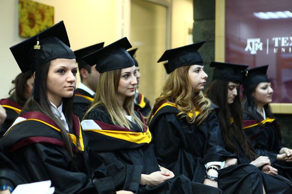 'Controversial' student loans should be introduced to fund Irish
