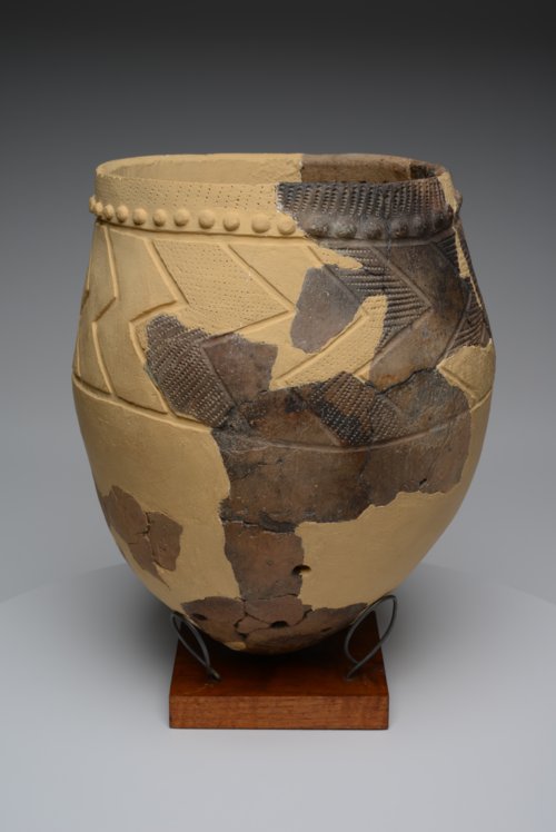 Kansas City Hopewell Early Ceramic Vessel from Arrowhead Island