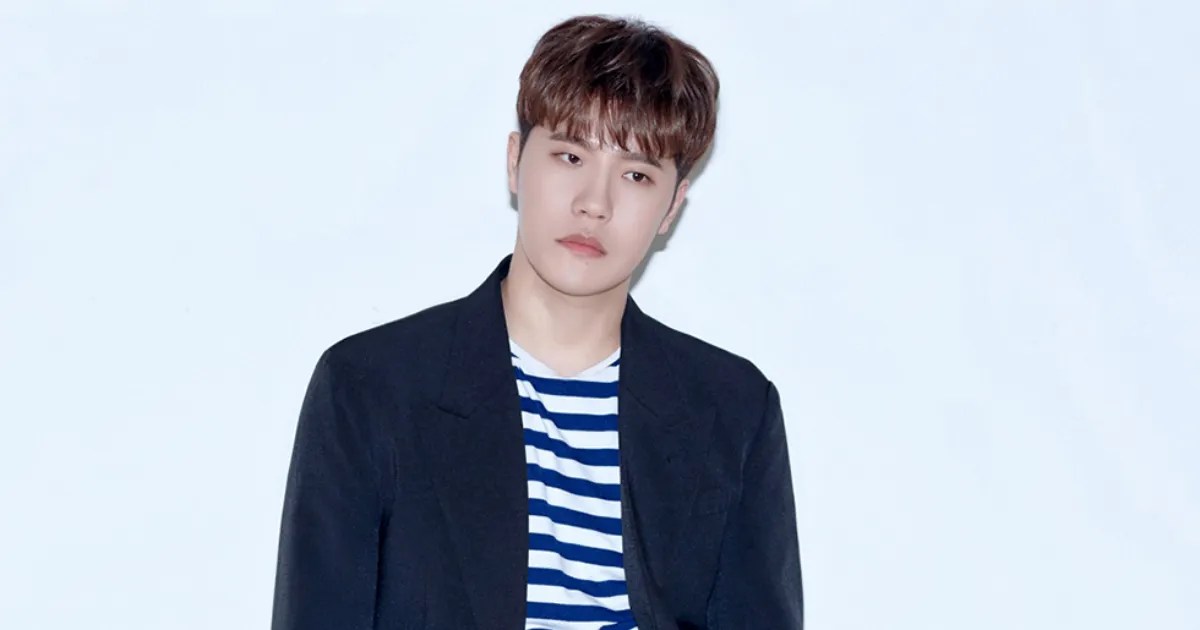 Singer Lee Hyun Renews Contract With Big Hit Entertainment Koreaboo