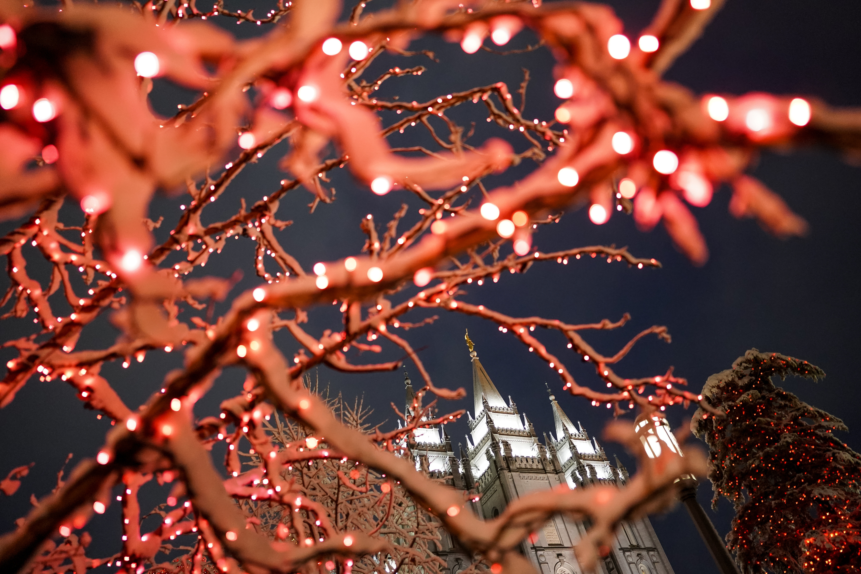 'Limited' Temple Square Christmas lights to return; vaccine required