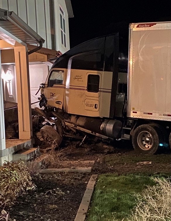 Semi crash in Lindon home, causes minor damage
